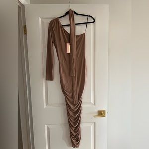 Misguided one shoulder slinky midi with belt